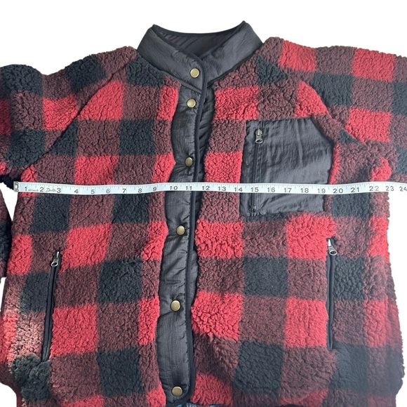 NWT Herizon Wantable Plus Size Alpine Snap Jacket. Size 1X. Red and Black - Picture 5 of 7